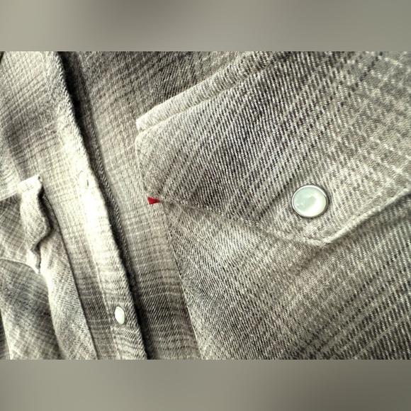 Levi’s Oversized Flannel Button-Down Shirt Gray Plaid Western Women’s Large - Picture 4 of 10